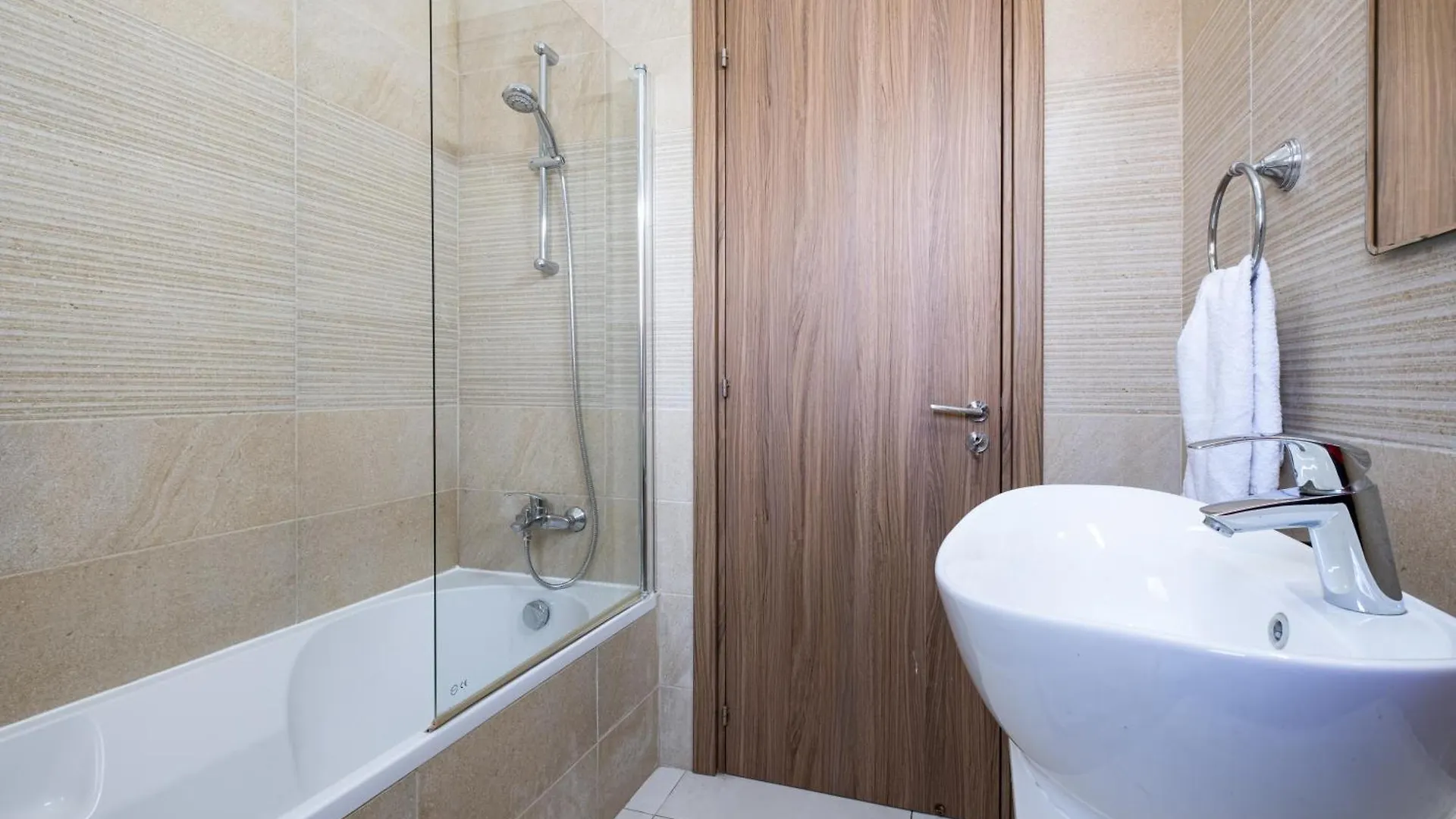 Apartment Downtown 2 Bedroom Penthouse Larnaka