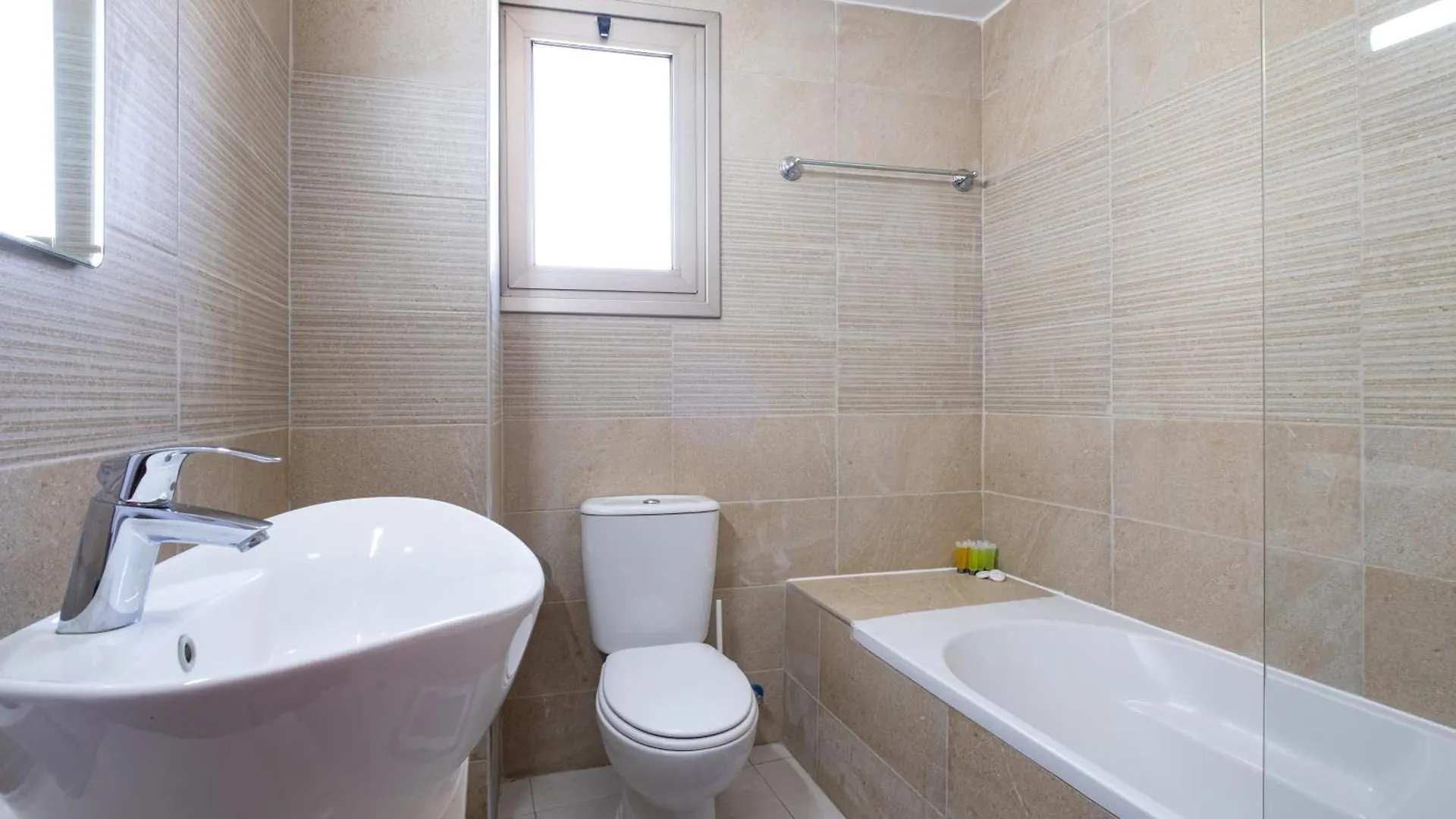 Downtown 2 Bedroom Penthouse Larnaka 0*,