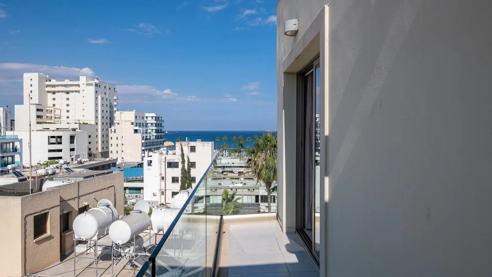 Downtown 2 Bedroom Penthouse Larnaka 0*,  Zypern